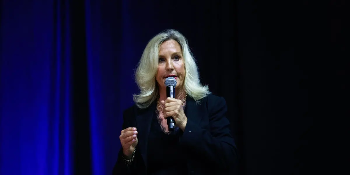 Erin Brockovich: Bekannte US-Umweltaktivistin warnt vor KI-Datenzentren