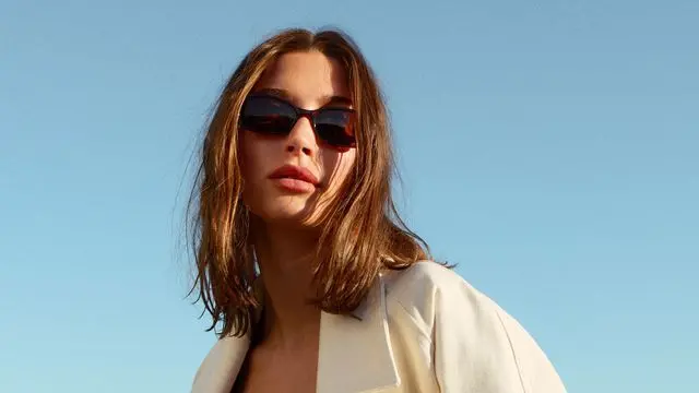 Mango x Hailey Bieber: Diese Sommerkollektion 2026 wird garantiert schnell ausverkauft sein